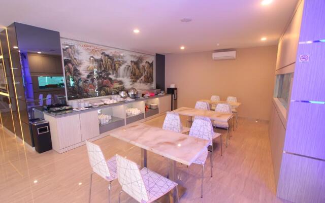 Lovina Inn Hotel Batam