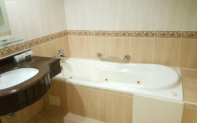 The Riverside Hotel & Motel