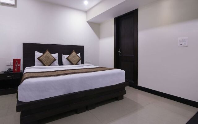 Capital O 9367 Hotel Agra Cantt