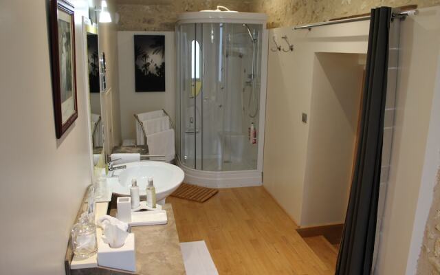 Le Patio Chambres et Table dHotes