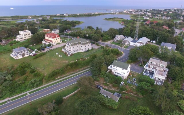 Payne's Harbor View Inn