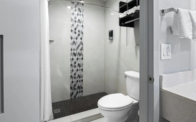 Moonlight Inn - Houston I-45 & Airline