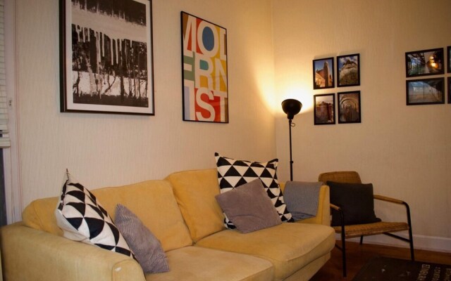 Central 3 Bedroom Next to Leafy Meadows