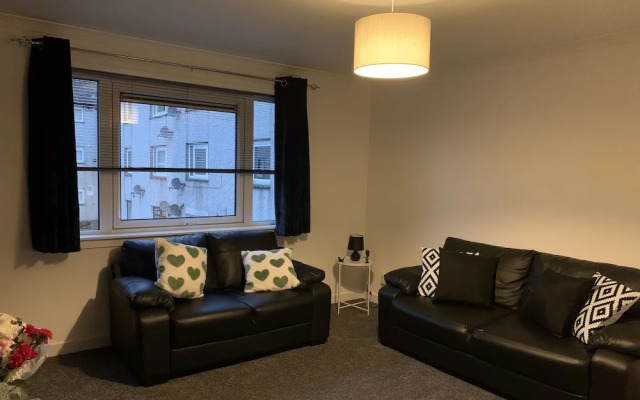 2-bed Apartment in Dumfries Close to Town Centre