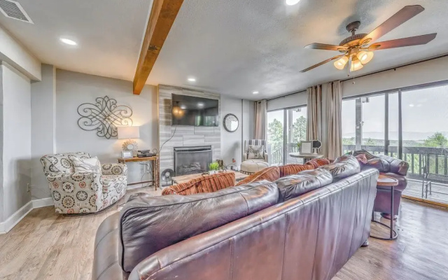 Serene Alto Cabin w/ Mountain Views & Fire Pit!