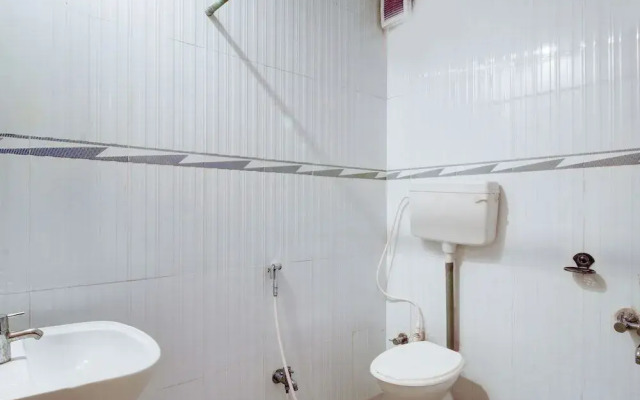 Oyo 28047 Hotel Galaxy Residency