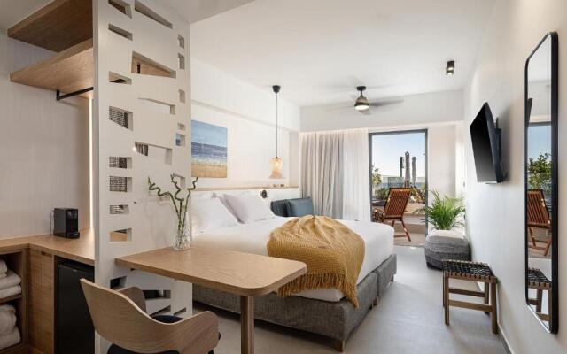 Calla Luxury Seafront Suites