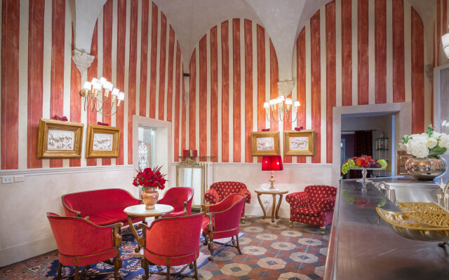 Palazzo dal Borgo Hotel