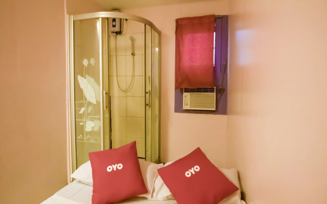 OYO 790 Mango Inn