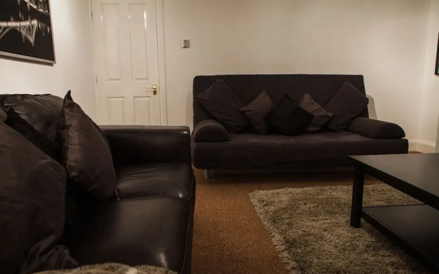 Central Suite - Simple2let Serviced Apartments