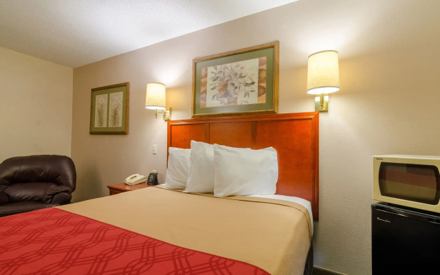 Rodeway Inn Mitchell