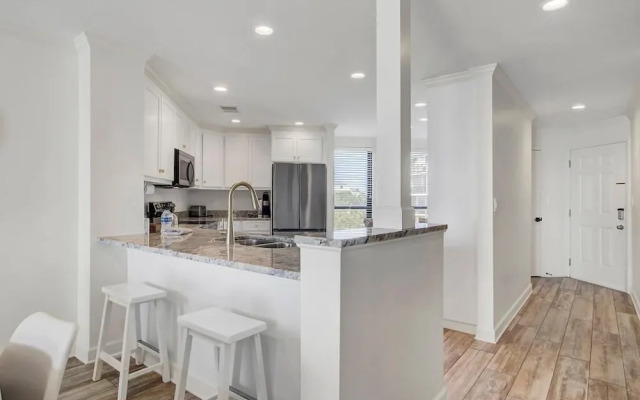 Summerhouse 305 by Wild Dunes, Oceanfront