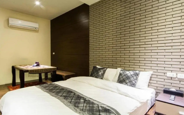 LITHO Hostel