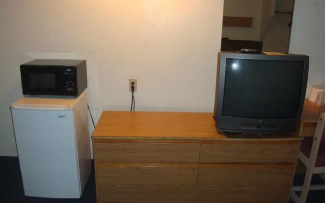 Travelers Inn