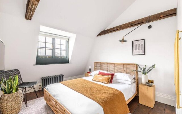 Cosy Loft Apartment - minutes from Angel Tube St.