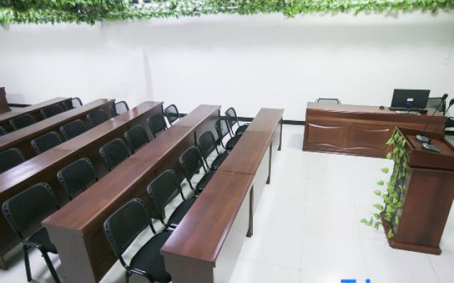 Jiahua Business Hotel (Tangshan Zunhua People's Park )