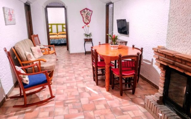 Apartment With 3 Bedrooms in Cortes y Graena, With Wonderful Mountain View and Enclosed Garden - 89 km From the Slopes
