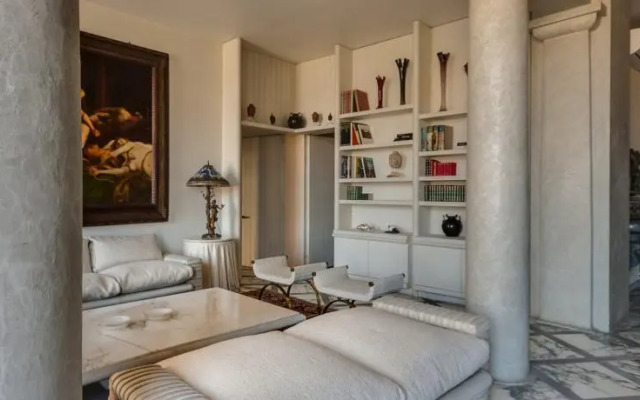 Prometeo Halldis Apartments