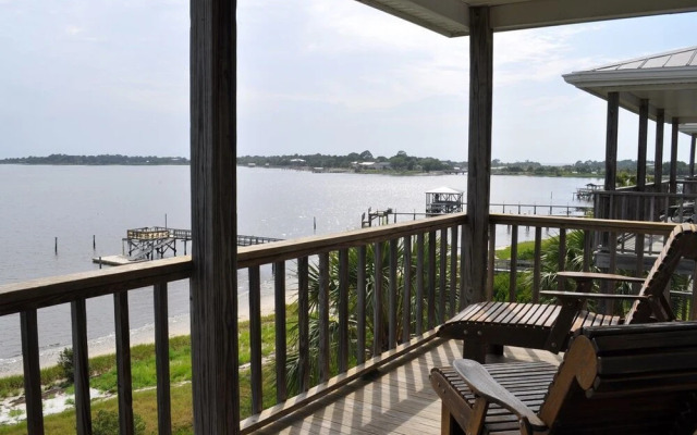 Seahorse Landing