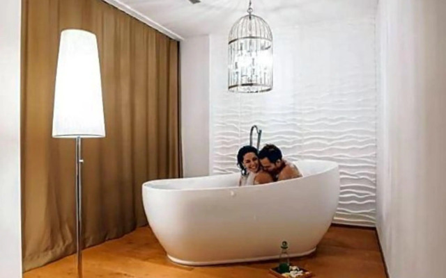 Hotel AVA