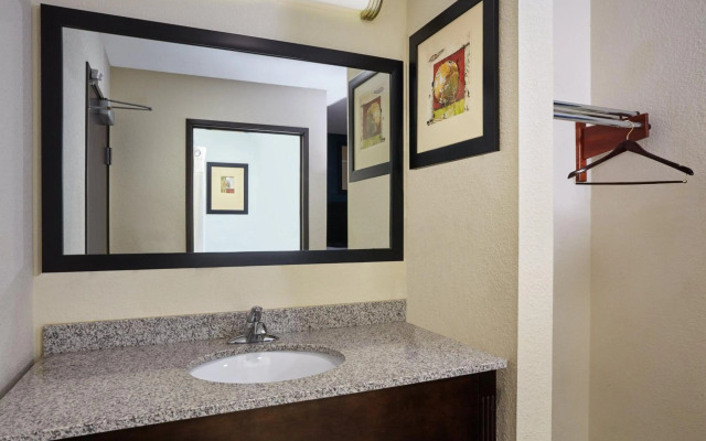 Holiday Inn Express & Suites Pekin (Peoria Area) by IHG