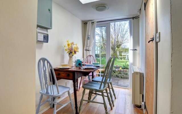 Authentic Holiday Home in Penrose near Beach