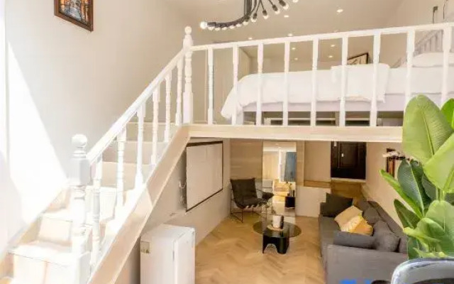 Youke Homestay (Ruijin Hospital, Shaanxi South Road Metro Station Branch)