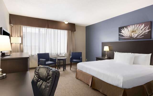 Days Inn & Conference Centre by Wyndham Montreal Airport