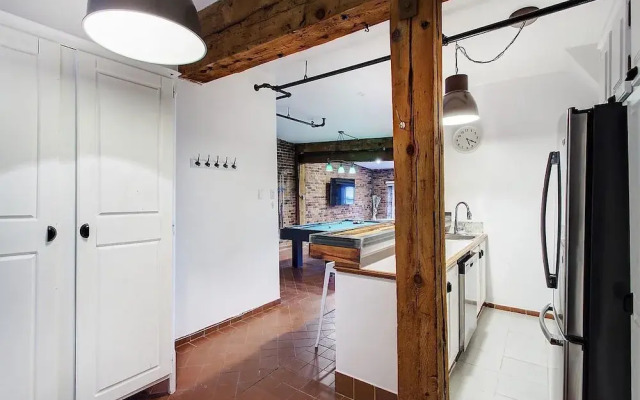 Charming Apartment on St-Paul street by Hometrotting