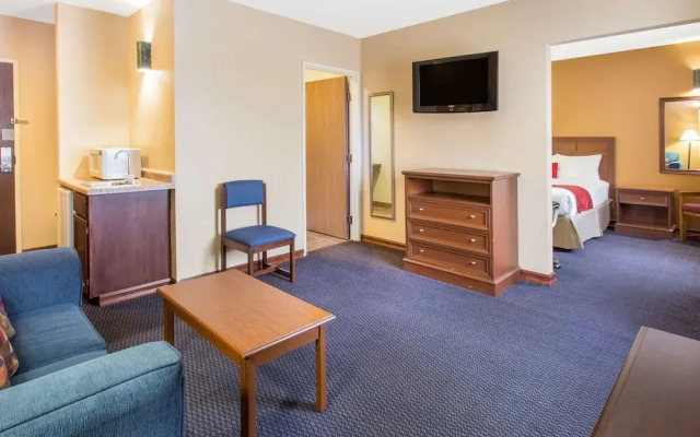Baymont Inn & Suites Waukesha