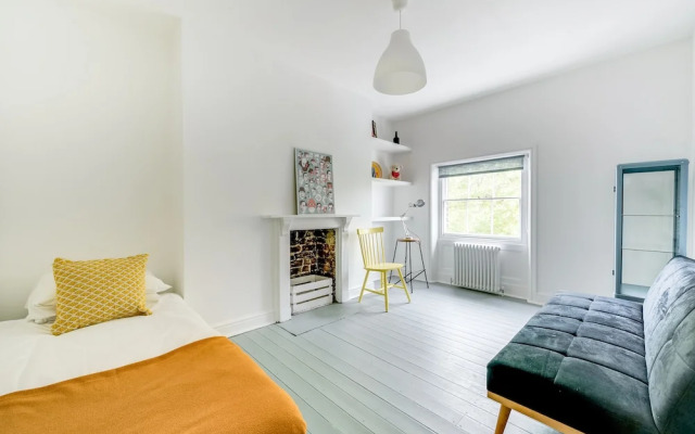 Spectacular 4BR Townhouse in Georgian Quarter, free parking