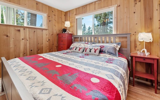 Eagle's Landing - Chill Forest Vibes Close To The Hiking Trails! Board Games! 1 Bedroom Cabin