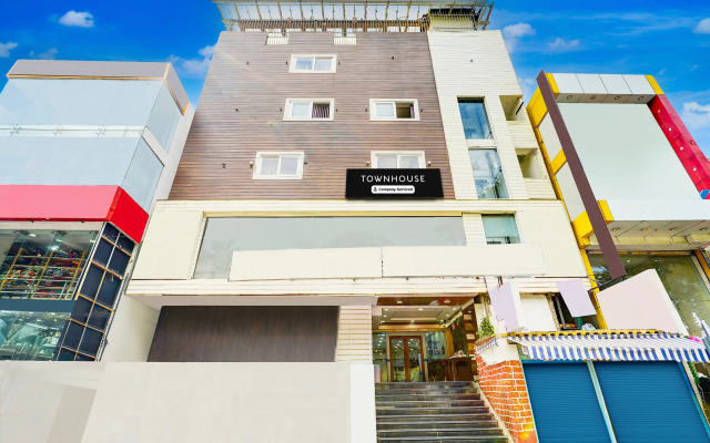 Super Townhouse MG Road Near Commercial Street