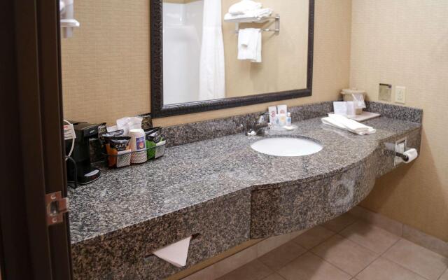 Comfort Inn & Suites Grinnell near I-80