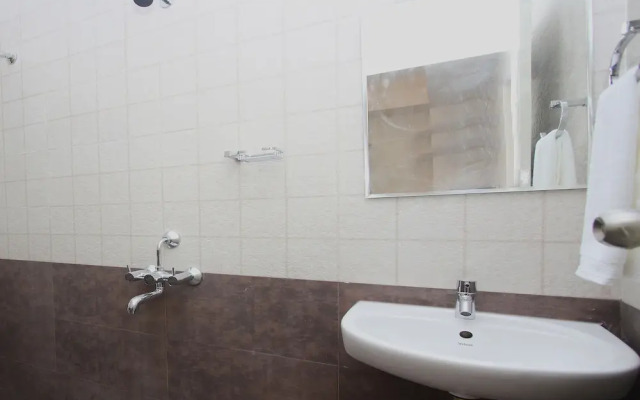 OYO 9931 Hotel Bali Square