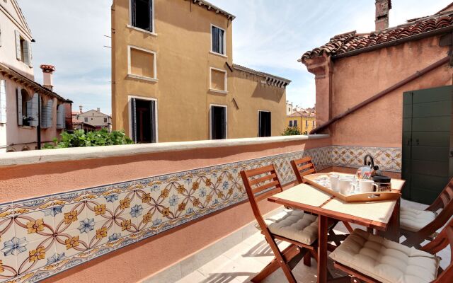 Santo Stefano Accademia Apartment Venice