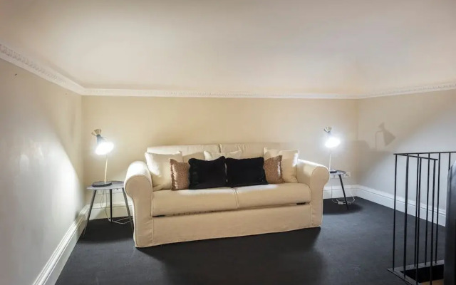Rinascimento Privato by MMega