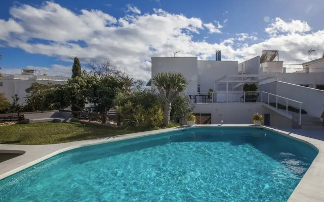 Luxury Apartments Villa San Salvador