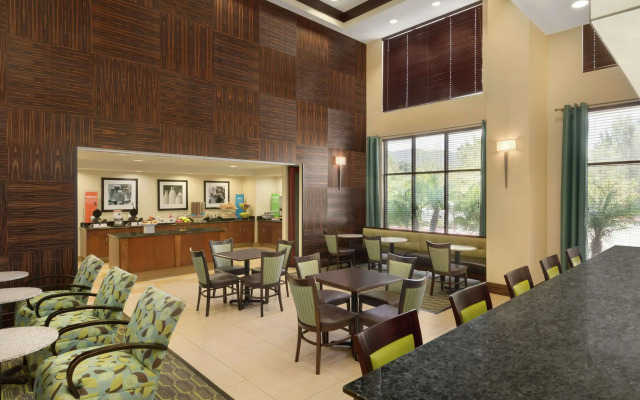 Hampton Inn & Suites Thousand Oaks, CA