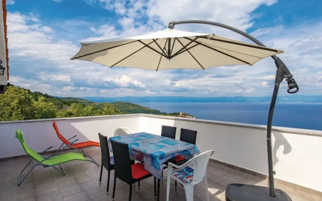 Scenic Seafront Brsec Apartment