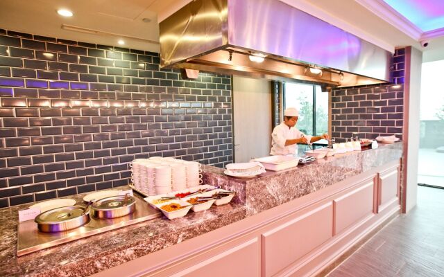 FX Hotel Tainan MinSheng Road Branch