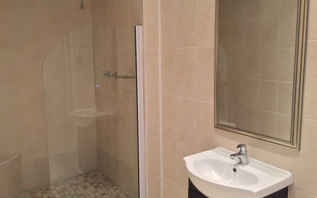 Tranquil House @ 851 College Avenue