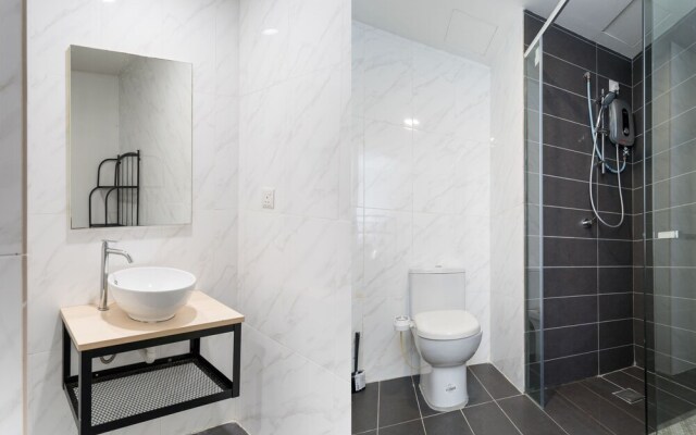 Empire City Marriot by OYO