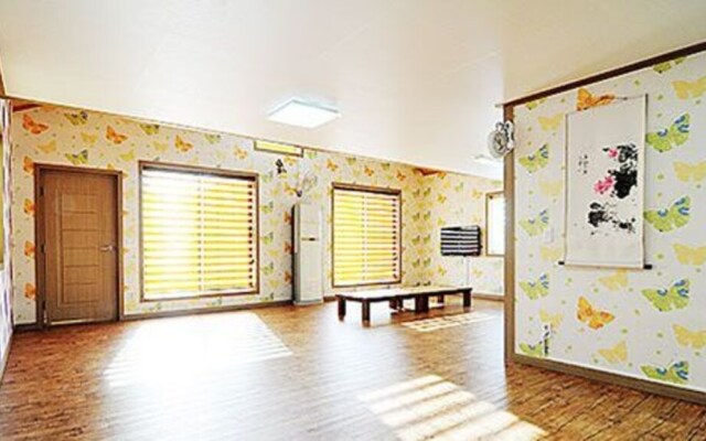 Ganghwa Gallery Pension