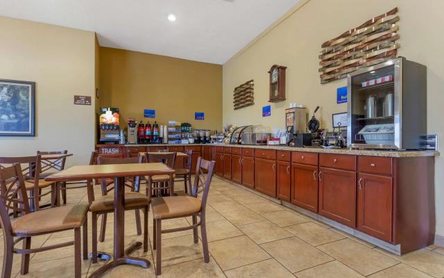 Best Western Taylor Inn