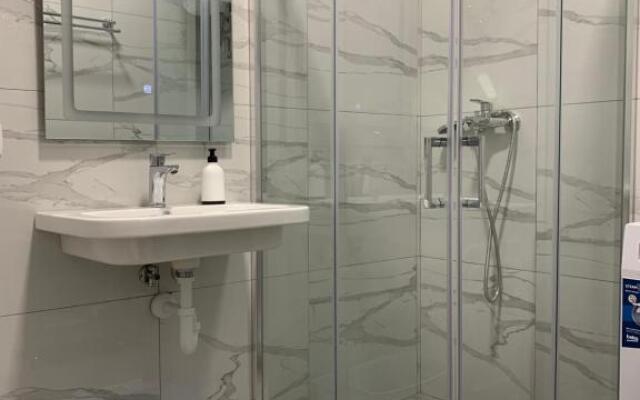 Lovely 1-bedroom Condo in Tirana WiFi-Netflix-AC