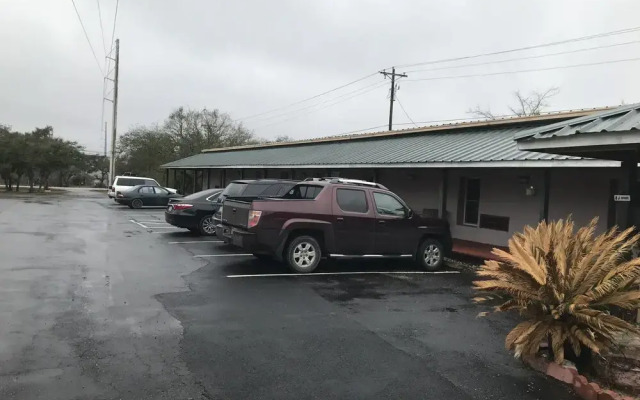 Outpost Motel