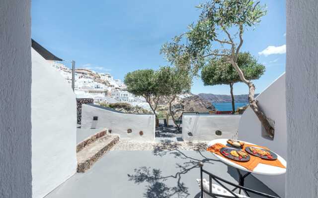 Pearl of Caldera Oia Boutique Hotel