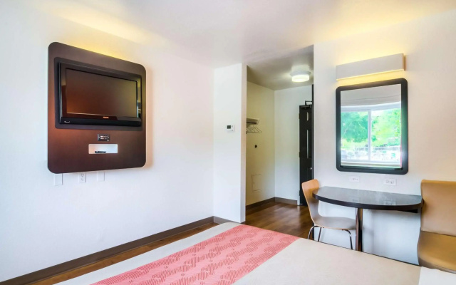 Motel 6 Arlington Heights, IL - Chicago North Central