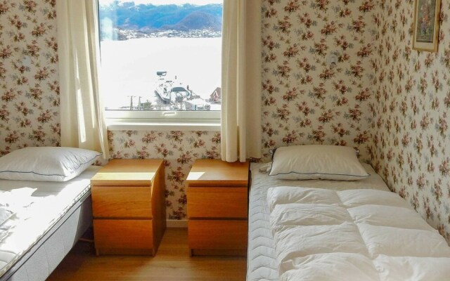 8 Person Holiday Home in Skiftun